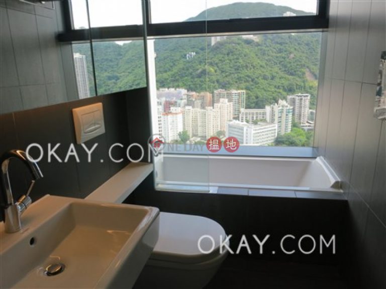 Gorgeous 3 bedroom on high floor with balcony & parking | For Sale