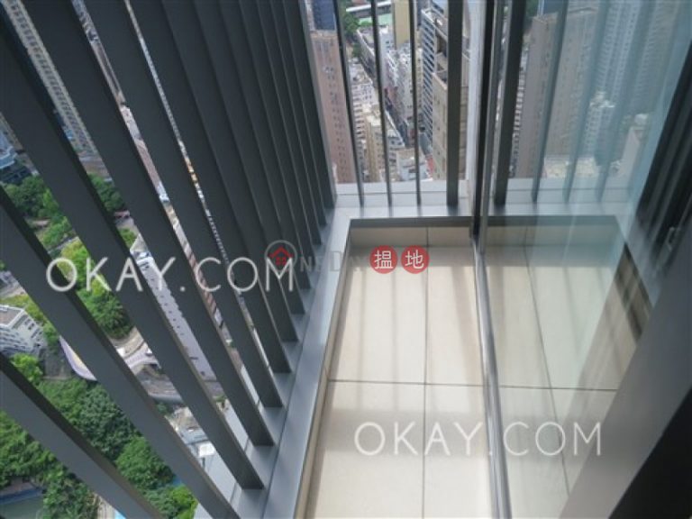 Gorgeous 3 bedroom on high floor with balcony & parking | For Sale