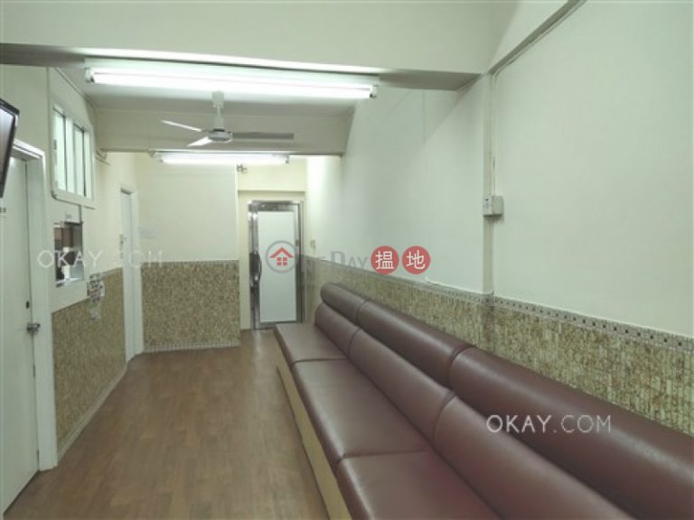 1房1廁,極高層《東興大廈出售單位》
