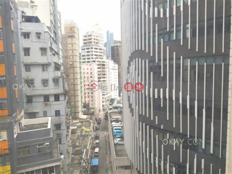 2房1廁,星級會所,可養寵物,露台《駿逸峰出售單位》