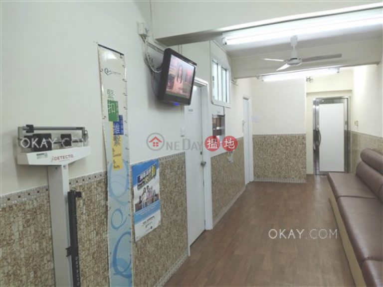 1房1廁,極高層《東興大廈出售單位》