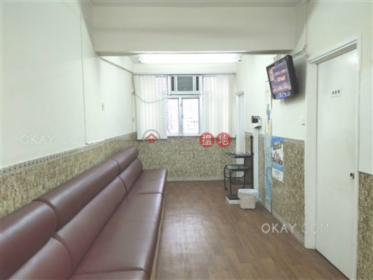 1房1廁,極高層《東興大廈出售單位》