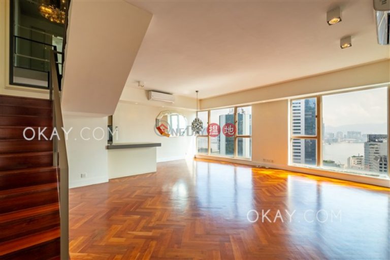 Gorgeous 3 bedroom on high floor with parking | For Sale