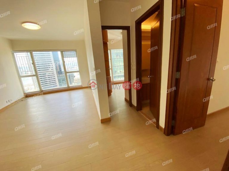 Star Crest | 2 bedroom Mid Floor Flat for Rent