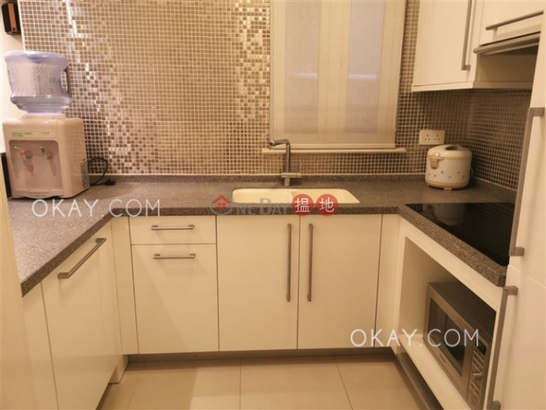 Lovely 1 bedroom with terrace | For Sale