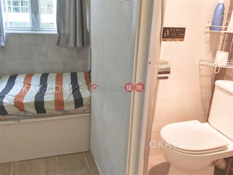 Charming 3 bedroom on high floor with balcony | Rental