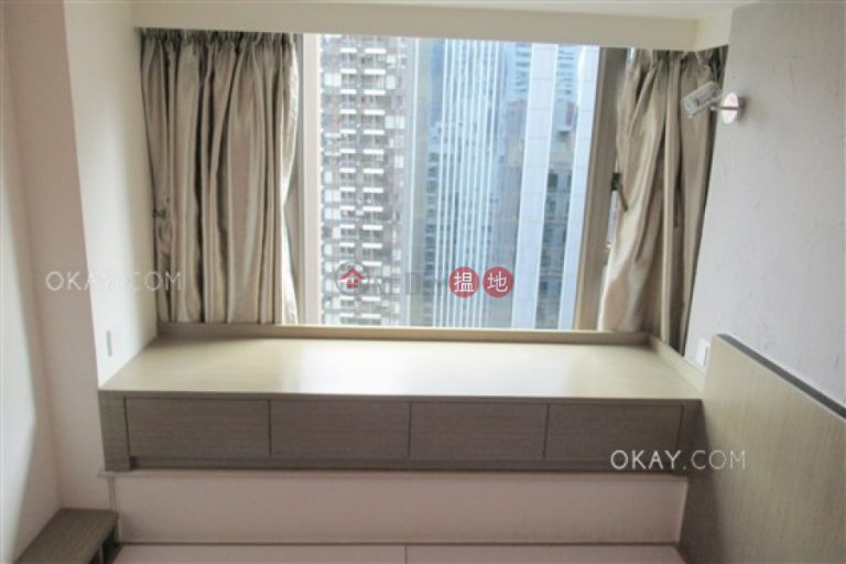 Stylish 2 bedroom on high floor with balcony | For Sale