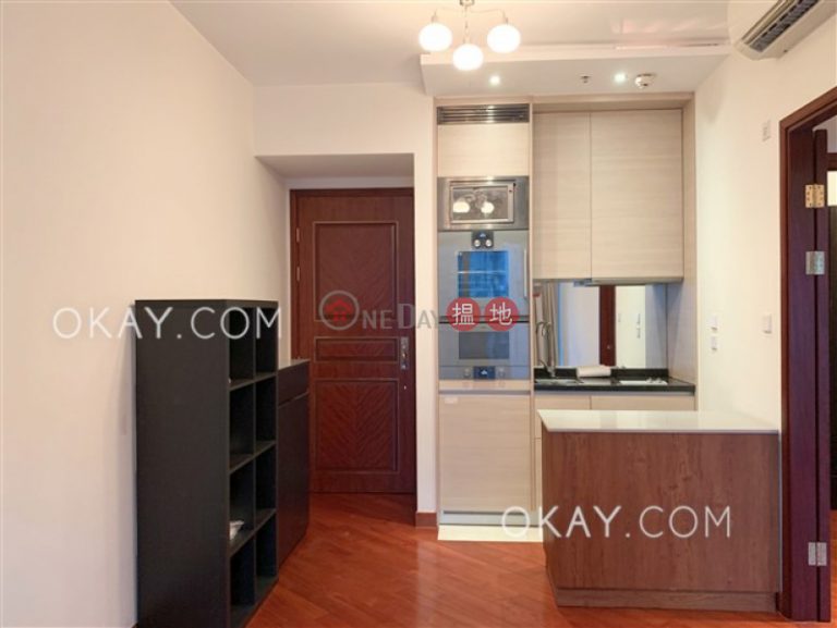 Gorgeous 1 bedroom with balcony | For Sale