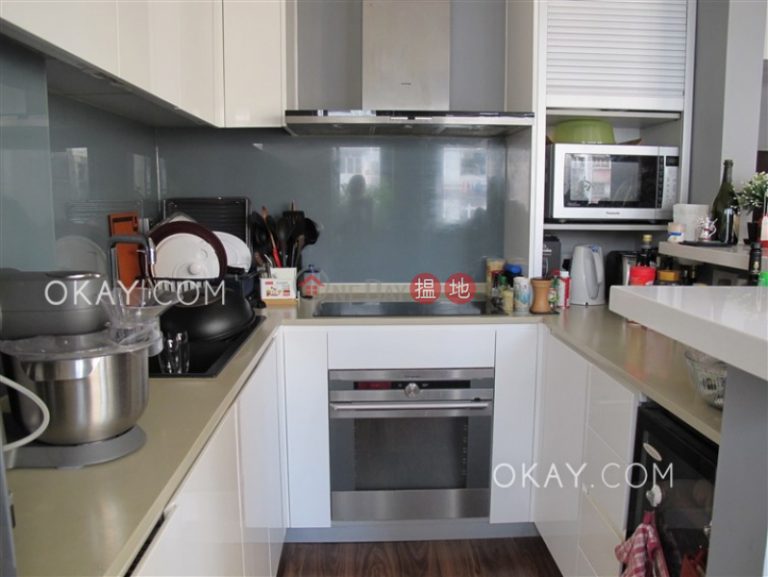 Tasteful 1 bedroom on high floor with balcony | For Sale