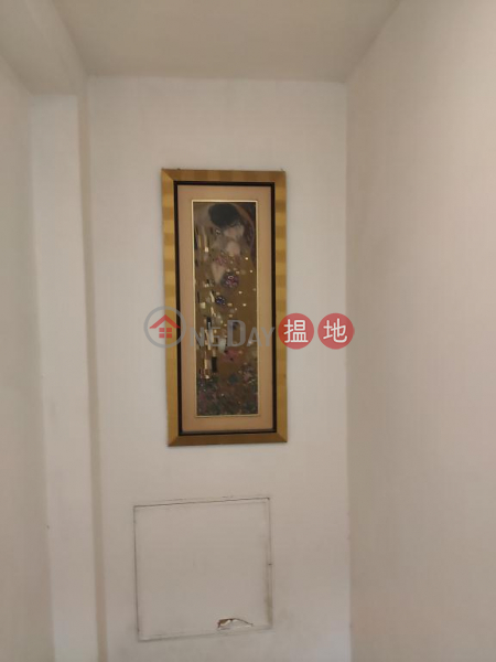  Flat for Sale in Lok Go Building, Wan Chai
