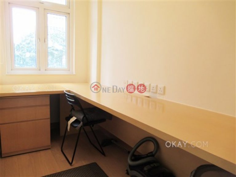 Intimate 1 bedroom with terrace | Rental