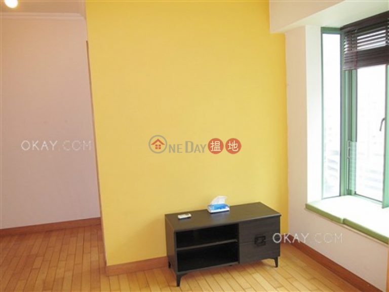 Charming 1 bedroom on high floor | For Sale