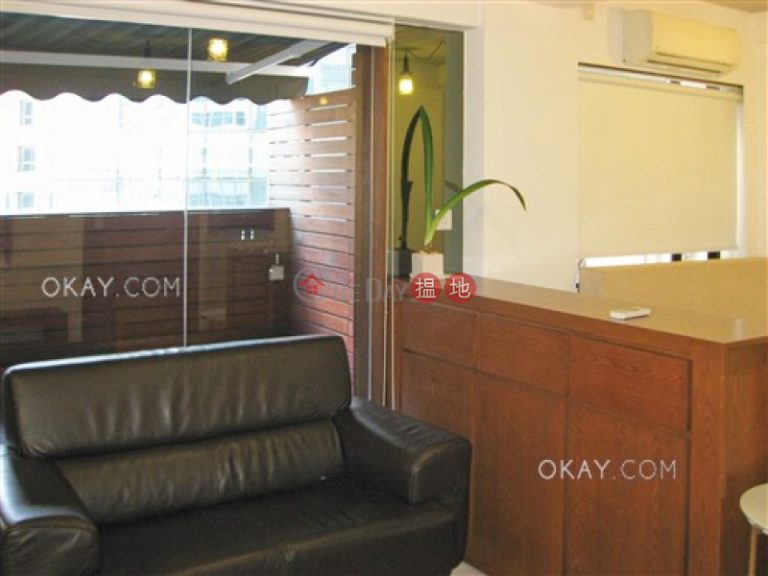 Cozy 1 bedroom on high floor with balcony | For Sale
