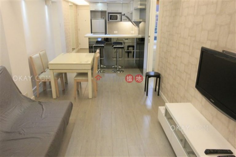 Generous 2 bedroom in Wan Chai | For Sale