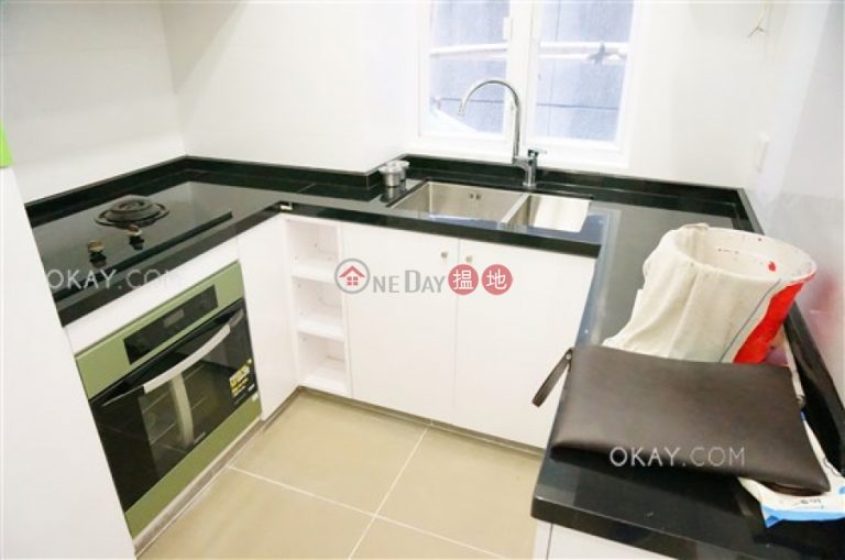 Elegant 2 bedroom in Wan Chai | For Sale