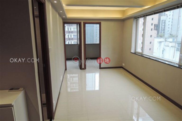 3房1廁,極高層《偉倫大樓出售單位》