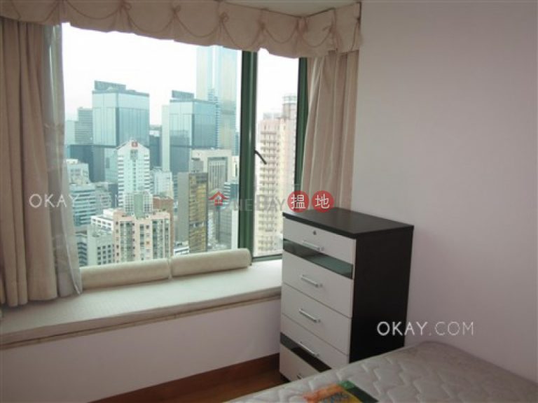 Elegant 2 bedroom on high floor with harbour views | For Sale