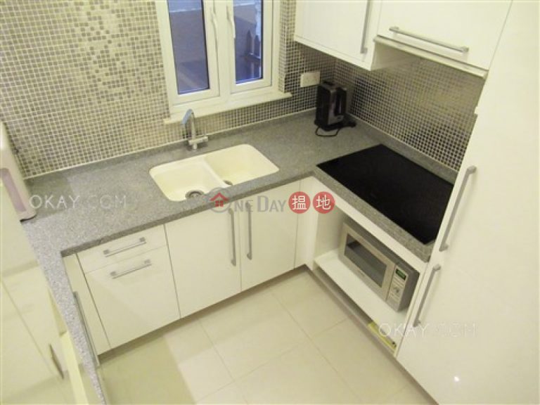 Intimate 1 bedroom with terrace | Rental