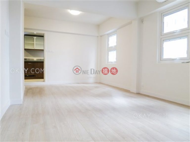 Charming 2 bedroom on high floor with rooftop | For Sale