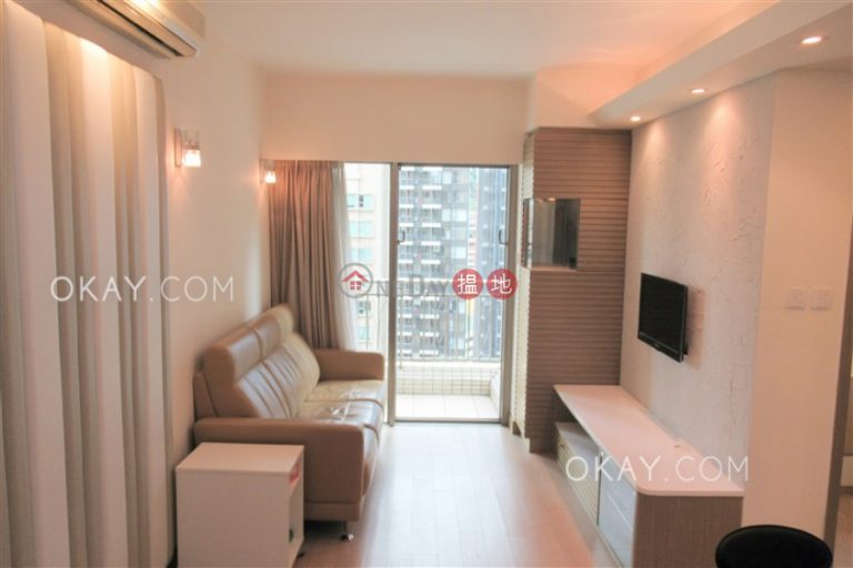 Stylish 2 bedroom on high floor with balcony | For Sale