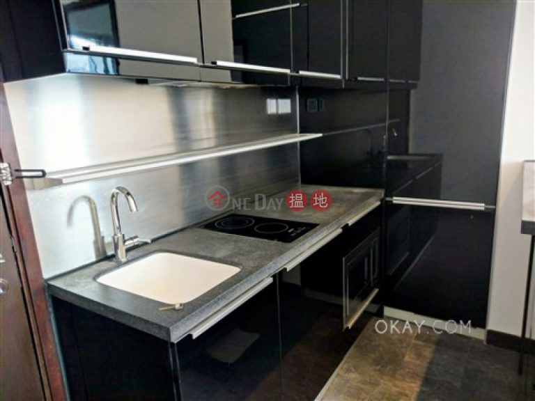 Nicely kept 2 bedroom on high floor with balcony | For Sale