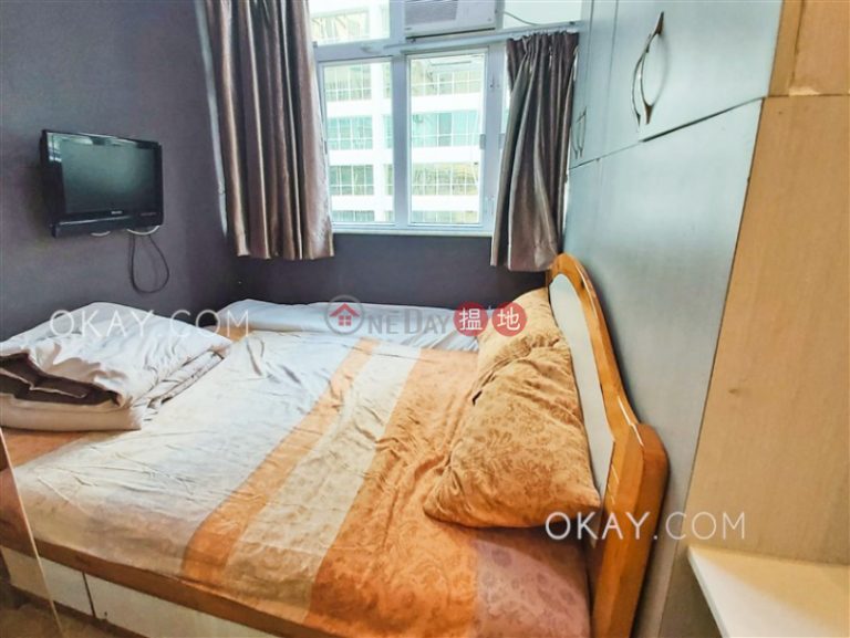 Charming 3 bedroom on high floor with balcony | Rental