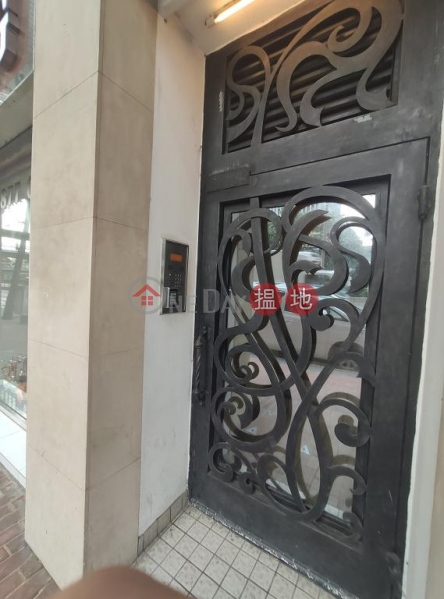  Flat for Sale in Lok Go Building, Wan Chai