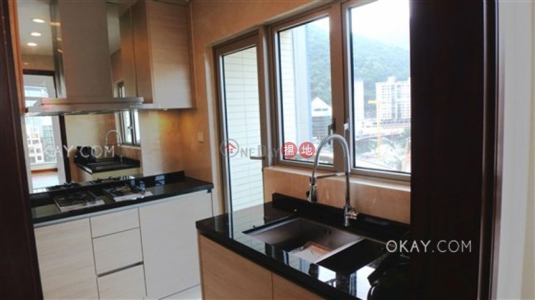 Lovely 3 bedroom with balcony & parking | For Sale