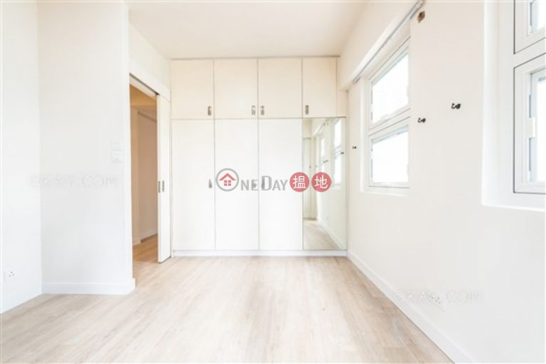 Charming 2 bedroom on high floor with rooftop | For Sale