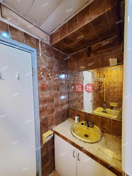 Kwong Sang Hong Building Block A | 2 bedroom Mid Floor Flat for Sale