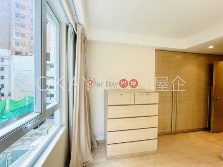 Efficient 2 bedroom with balcony & parking | Rental