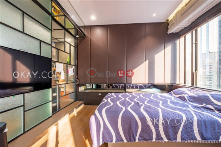 Stylish 1 bedroom on high floor with parking | Rental