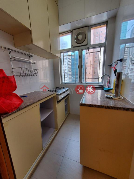  Flat for Rent in Pao Woo Mansion, Wan Chai