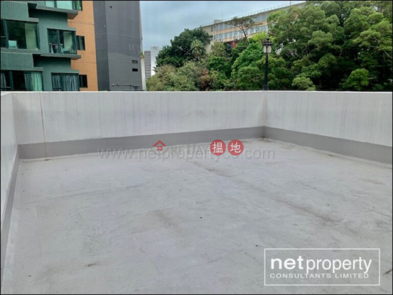 2 bedroom Apartment with Roof