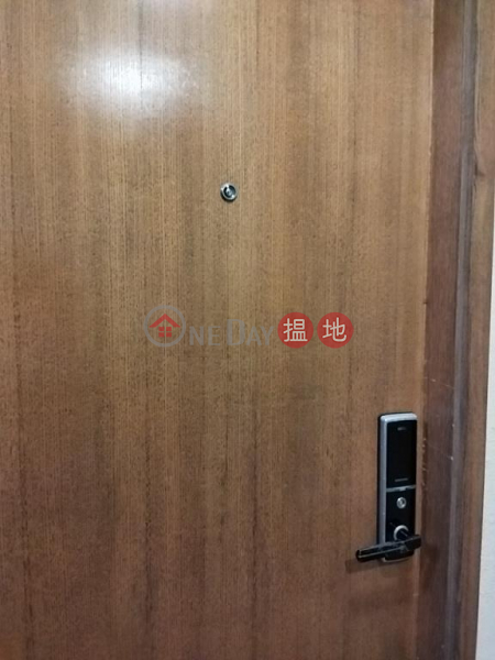  Flat for Rent in Hing Wong Court, Wan Chai