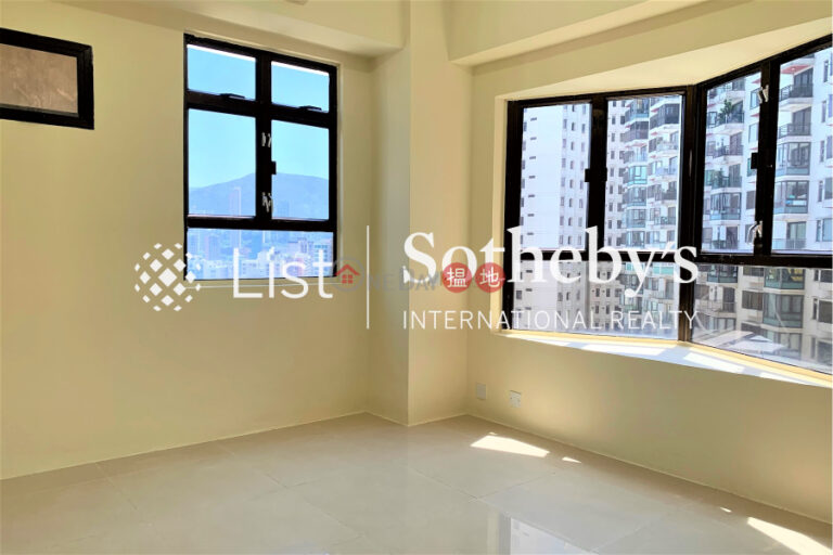 Property for Rent at Wing Wai Court with 3 Bedrooms