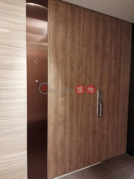  Flat for Rent in L' Wanchai, Wan Chai