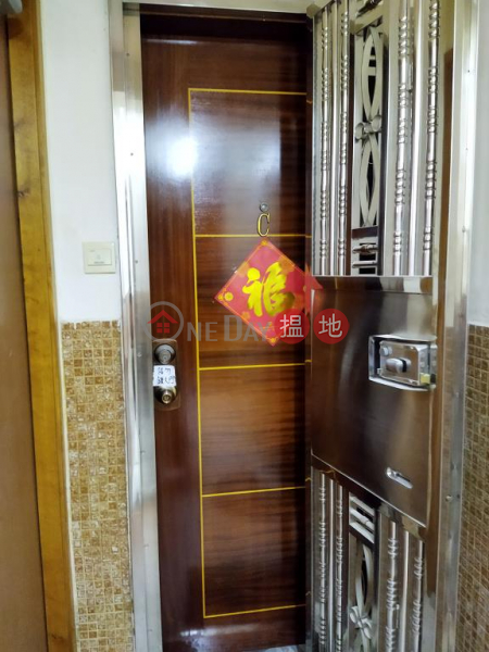  Flat for Sale in Yen May Building, Wan Chai