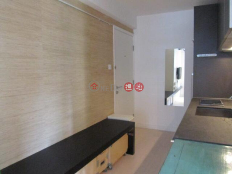  Flat for Rent in Hang Tak Building, Wan Chai