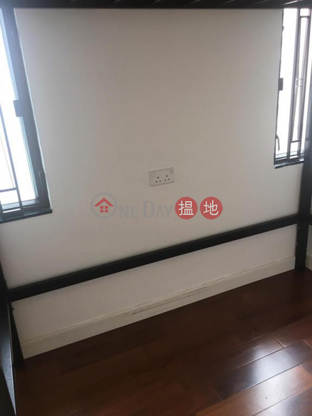  Flat for Rent in Fook Wo Building, Wan Chai