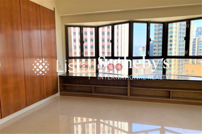 Property for Rent at Wing Wai Court with 3 Bedrooms