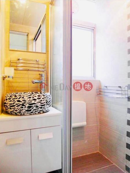  Flat for Rent in Chong Hing Building, Wan Chai