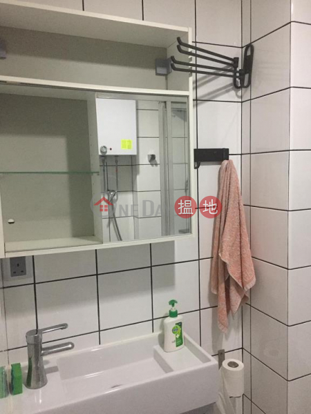  Flat for Rent in Yau Tak Building, Wan Chai