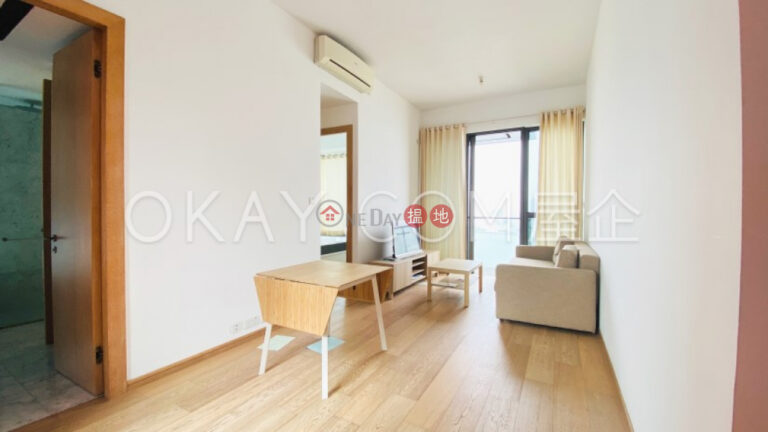 Lovely 2 bed on high floor with harbour views & balcony | For Sale