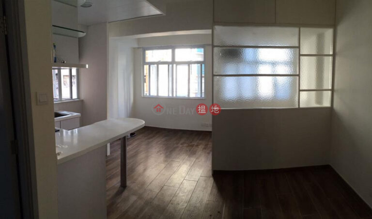  Flat for Rent in Fu Yuen Building, Wan Chai