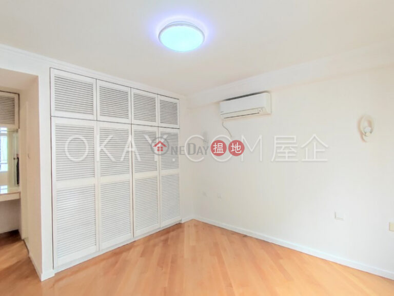 Lovely 3 bedroom with balcony & parking | Rental