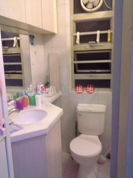  Flat for Rent in Newman House, Wan Chai