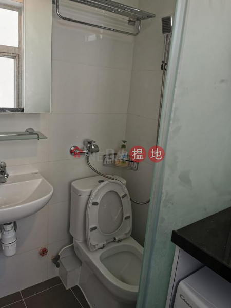  Flat for Rent in Hennessy Building, Wan Chai