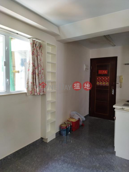  Flat for Sale in Yen May Building, Wan Chai