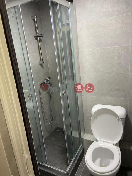  Flat for Rent in Yue On Building, Wan Chai